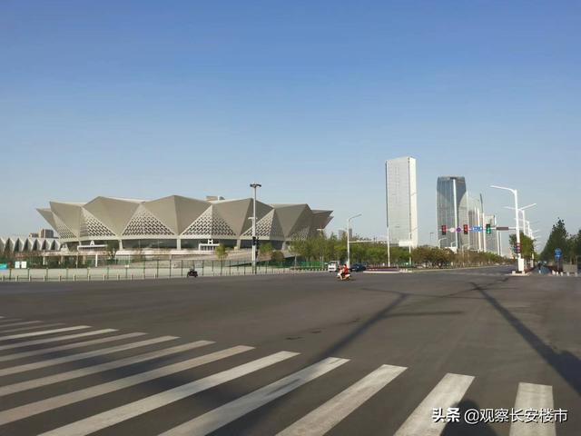 华润置地·未来城市内部，市价6折，几万西安人摇号抢购