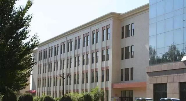 性价比高的二本大学排名，这25所“二本大学”（这两所二本院校背景深厚）