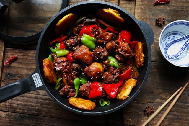 整只鸡怎么做好吃，整只冷冻鸡怎么做好吃（天冷我家最爱做的9道鸡肉菜）