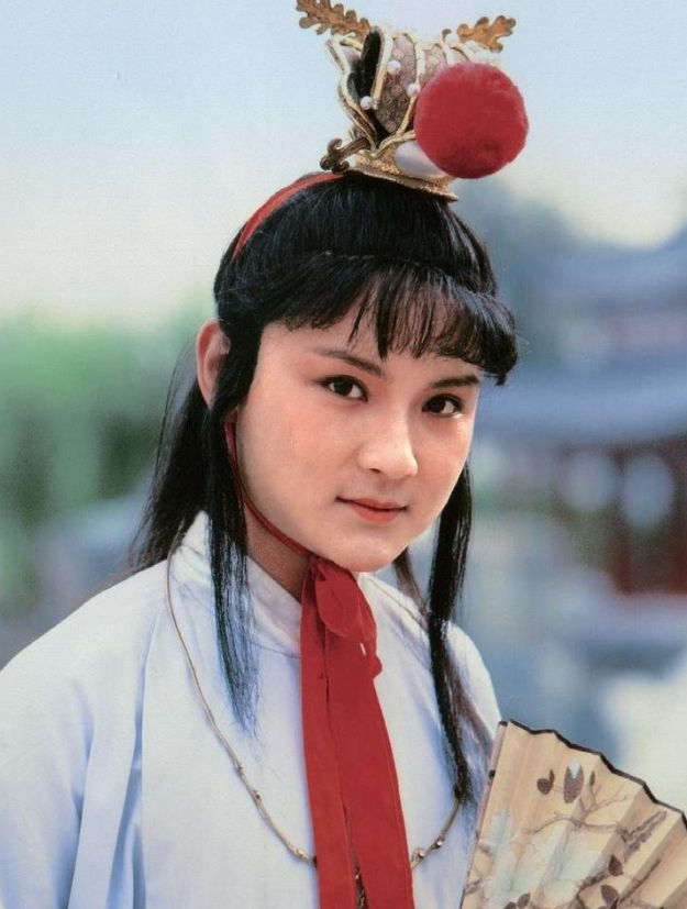 贾宝玉的扮演者，贾宝玉扮演者87年版本（把19岁陈晓跟15岁杨洋和23岁欧阳奋强对比）