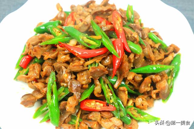 100克鸡胸肉含多少蛋白质，一百克鸡胸肉含多少脂肪（鸡腿排倒数第二）