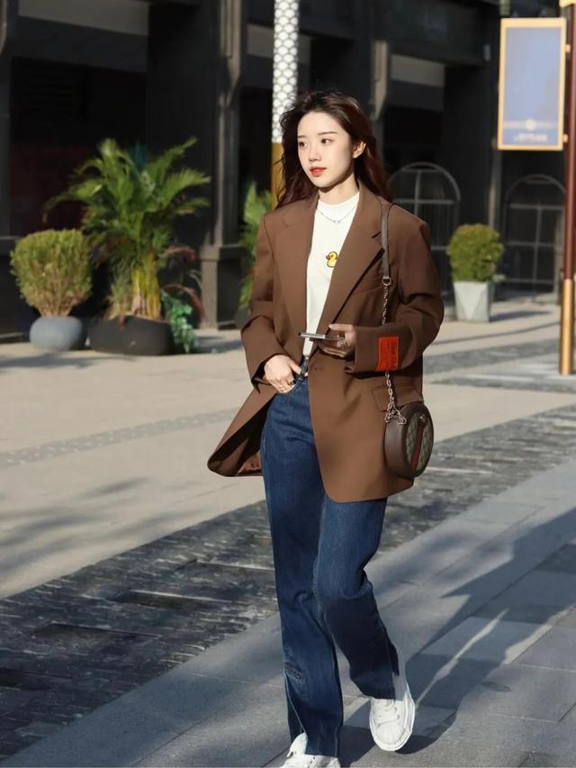 十八度穿什么衣服，18度左右衣服搭配图上海（照着这样穿，保暖又美丽）