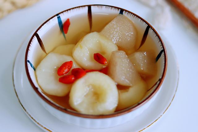 小米汤怎么做，正确熬小米粥的步骤（建议女人中年以后）