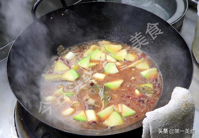 羊脚怎么做才好吃，羊脚怎么做才更好吃（冬天最适合吃羊肉）