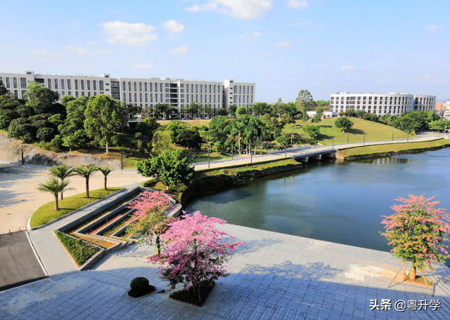 广州科技职业技术大学学费，广州科技职业技术大学学费一年要30000多元（广州科技职业技术大学怎么样）