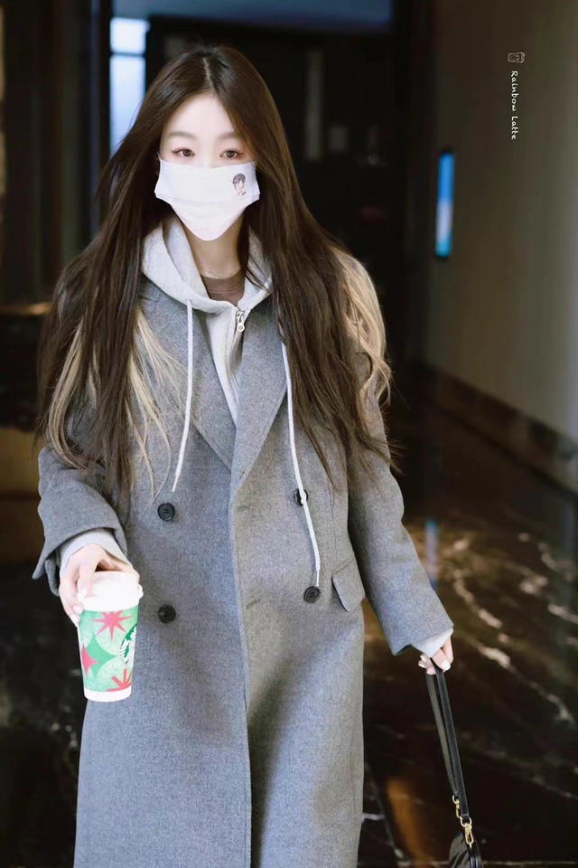 卫衣搭配什么外套，带帽卫衣搭配什么外套（时髦显瘦又高级）