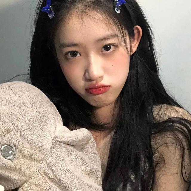 枯燥难过的头像微信，枯燥难过的头像（臭宝，该换微信头像啦）