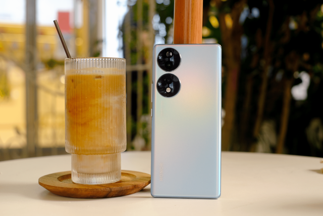 十大最佳拍照手机排名，2021年十大拍照手机排名（目前拍照出色的4款性价比手机）