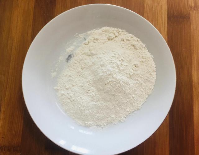 内蒙奶豆腐怎么吃，内蒙特色奶豆腐（大内蒙的奶豆腐太香了）