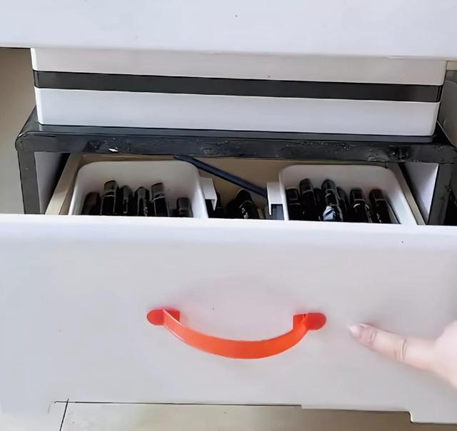 如何熨烫衣服，烫衣服的技巧（分享20个生活小妙招）