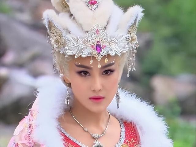 李晨张馨予生活照，张馨予写真 生活照（张馨予：游离吴卓羲和李晨后）