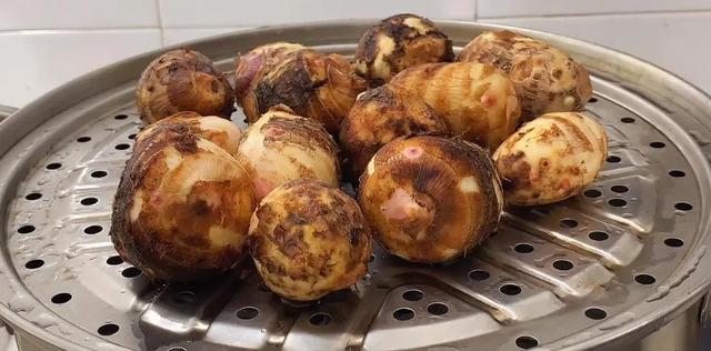 剁椒芋头家常做法大全，多吃这“碱性食物”