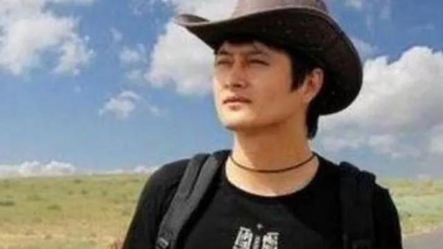 云飞个人资料简介，云飞个人资料（从《星光大道》走红的云飞）