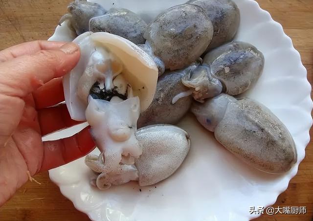 墨鱼的功效与作用，墨鱼的功效是什么（墨鱼的“墨汁”和墨水有啥区别）