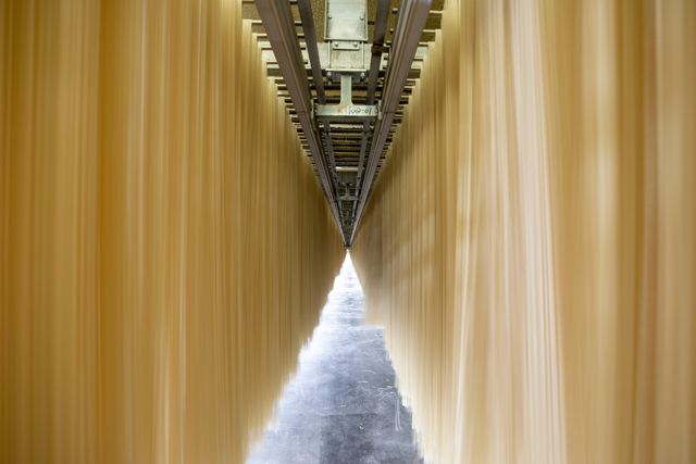 挂面生产线介绍，挂面生产工艺流程和工艺操作要求（今麦郎智能化挂面高速生产线项目正式投产……）