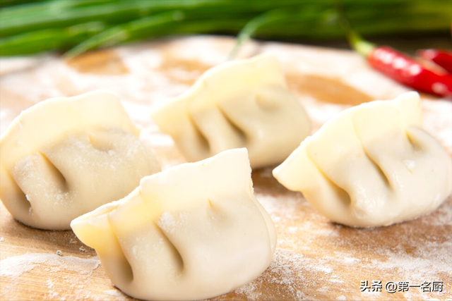 冬至吃饺子还是立冬吃饺子，冬至吃饺子还是立冬吃饺子谚语（牢记“吃3样做3事”）