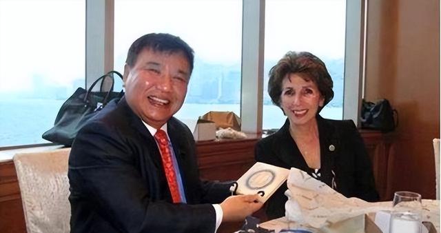 一千万美元等于多少人民币，一千万美元等于多少人民币2021最新（中国富豪给美国捐款7000万后）