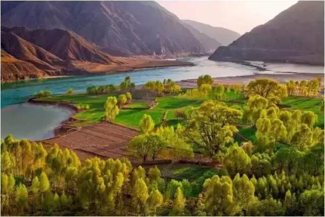 春天去哪里旅游好，这才是春天最值得去的20个地方（中国最美的30个地方）