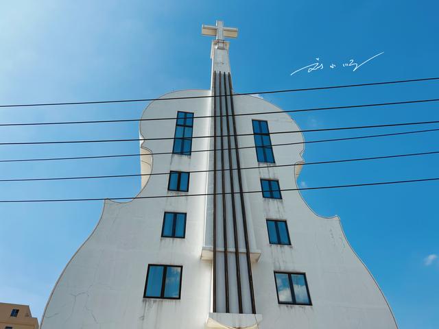 广州教堂，广东佛山这座造型奇怪的教堂（广州教堂在哪里）