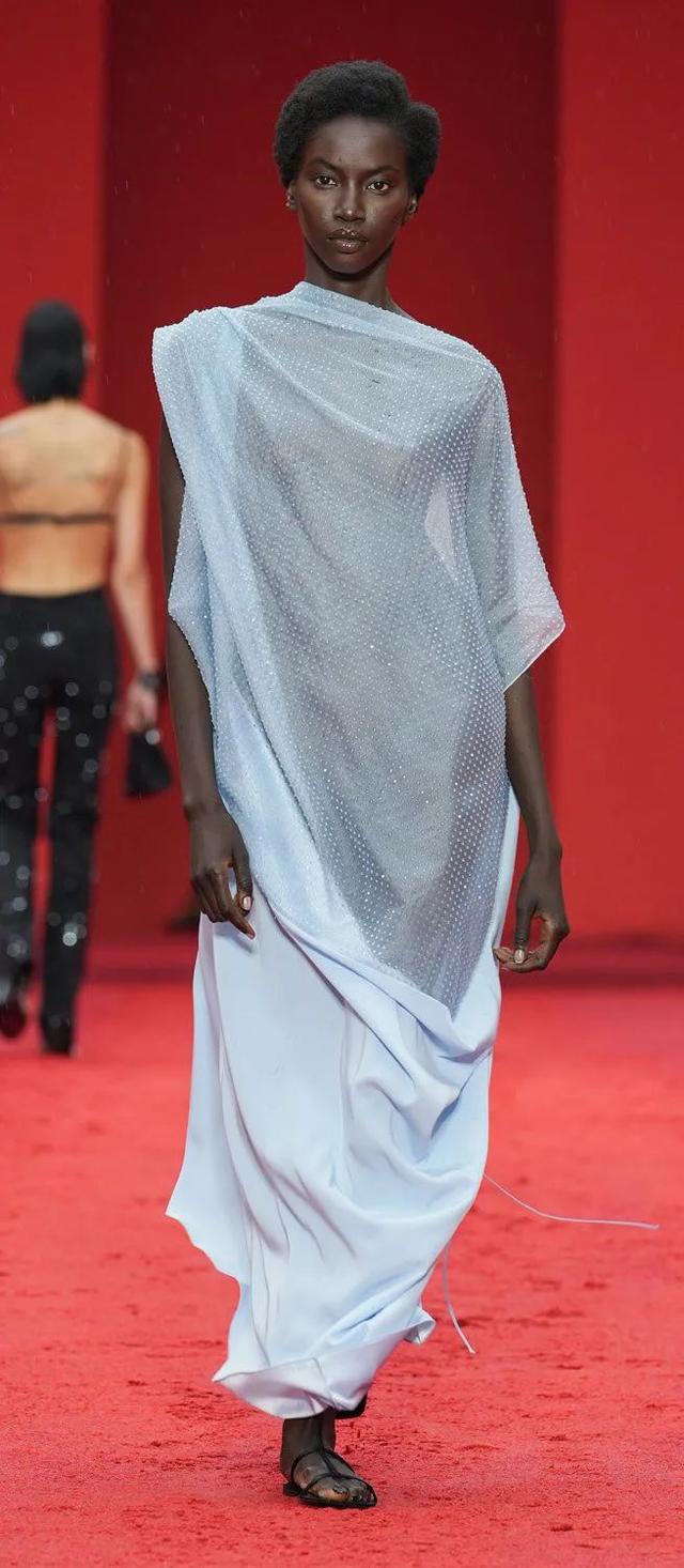 element是什么牌子，ELEMENT是啥牌子的电视（95岁的FERRAGAMO）