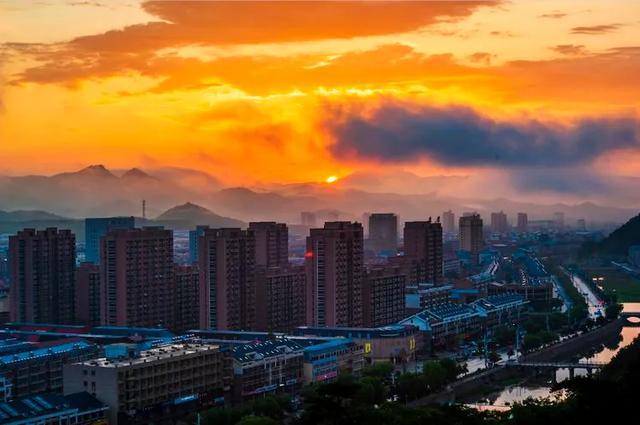 秦皇岛日出时间，2022日出日落时间表（惊艳八方的第一缕阳光）