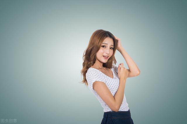 女人暗示你的8种信号，已婚女人暗恋你最准的表现（女人秘密向你坦白的信号）