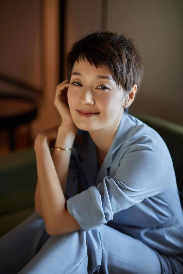 四季型人色彩测试详细，秋季型人适合哪种色系（记住暖黄皮适合的6种服饰用色）