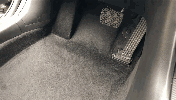 汽车脚垫哪种好，汽车脚垫哪种好各有什么优缺点（选哪种材质的脚垫比较好）