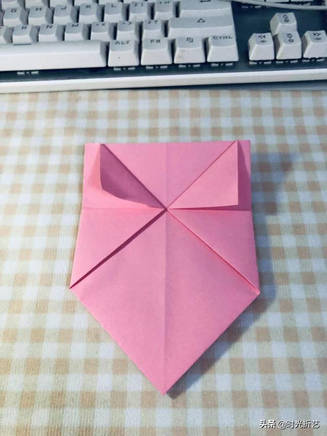 怎么用纸做一个盒子，怎样用纸来制作盒子（折纸教程之纸盒）