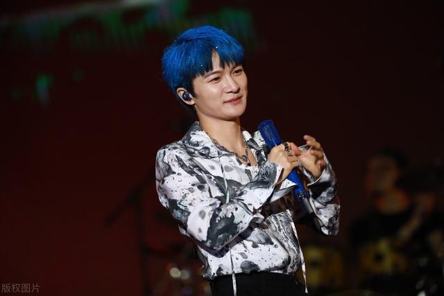 好喜欢你歌词，懂你是写给谁的歌曲（他平平无奇的表演你看腻了吗）