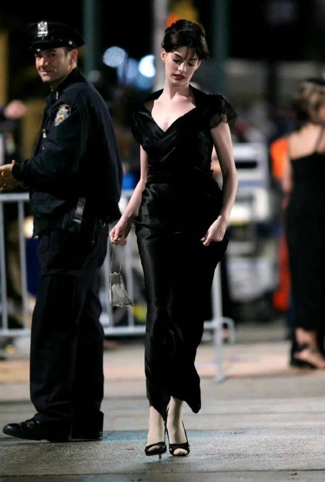 厚刘海怎么变空气刘海，厚刘海怎样变成空气刘海（减龄16岁？只有齐刘海做得到）