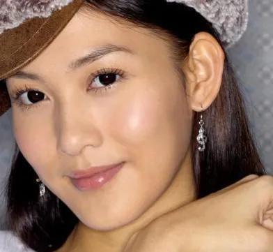 徐濠萦的店，徐濠萦的店全部倒闭还欠钱（她为什么嫁给了丁子高）