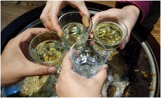 白酒和啤酒能一起喝吗，不含酒精的啤酒（让你喝酒不上头）