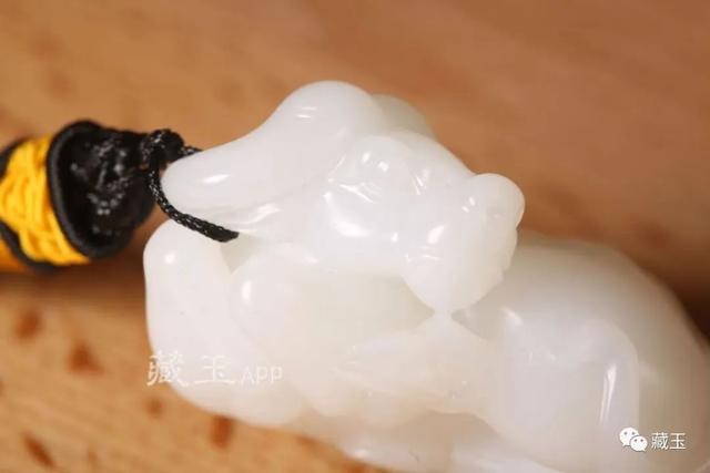 玉石原石怎么卖出去，玉石原石怎么卖出去呢（年底，一大批玉雕师转行了）