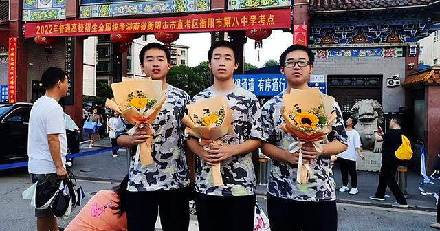 赵振兴664分赵振中674分，3胞胎高考考出等差数列