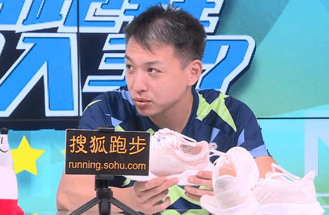 中国十大品牌鞋，国产四大品牌500元档跑鞋（中国男鞋品牌排行榜前十名）