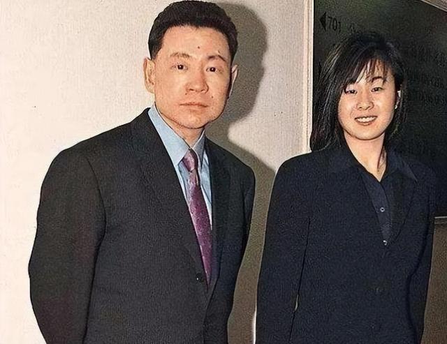 爬山穿瑜伽裤是什么梗,网上讲的爬山穿瑜伽裤是什么梗(李嘉欣王婕妤