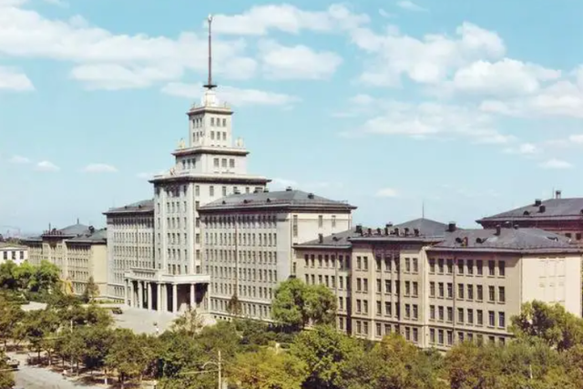 考研多少分能上南方科技大学，南方科技大学历年考研分数（历史重演,南方科技大学考研初试第一连续两年淘汰,倒数第一均上岸）