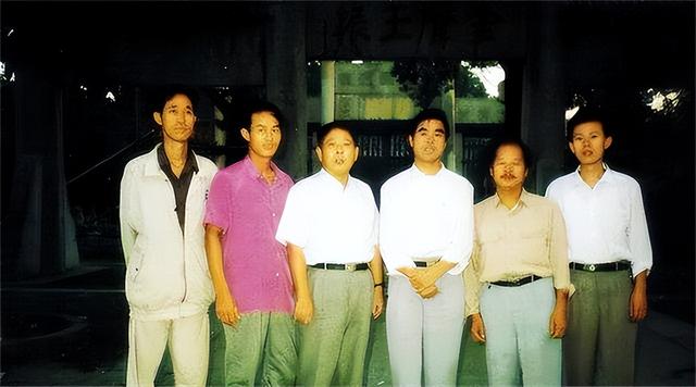 李敏个人资料及简历，李敏简历（提醒道：我有个哥哥还活着）