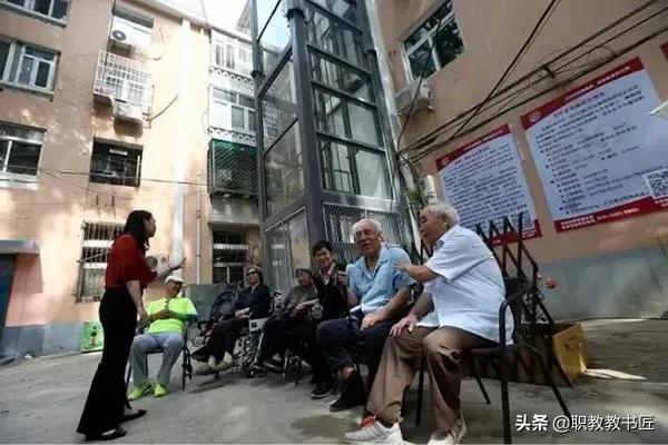 老小区加装电梯大概要多少费用每个楼层怎么分摊？
