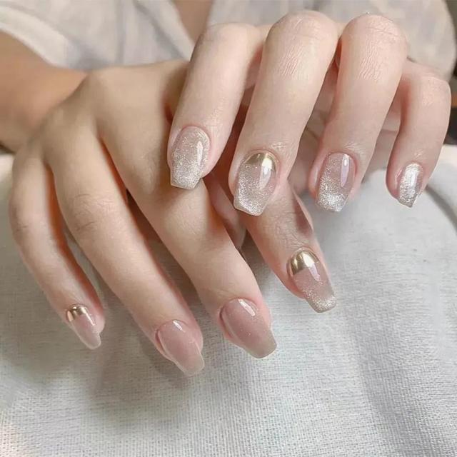 自然的猫眼美甲，超闪的猫眼美甲，美爆了！