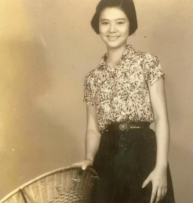 琼瑶的婚姻史，“爱情教母”琼瑶到了暮年