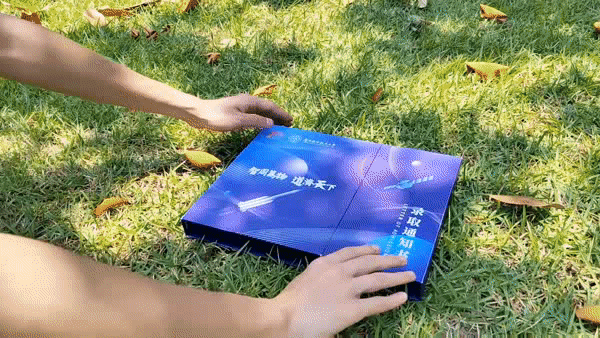 中国邮政物流查询，如何查询中国邮政物流编号（这些心意满满的录取通知书）