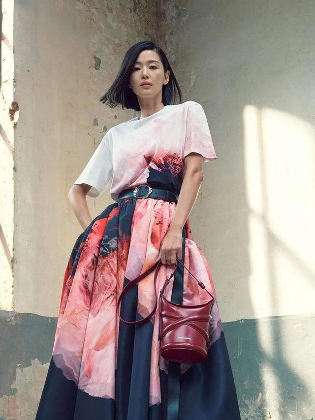 脑门大适合什么发型，脑门大适合啥发型（怎样才能找到适合自己的那款）