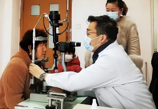 医生的收入有多少，医生的收入有多少钱（上海三甲医院医生工资流出）