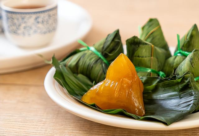 冻粽子要煮多久，冷冻粽子要煮多久才会熟（速冻粽子可以直接放高压锅煮吗）