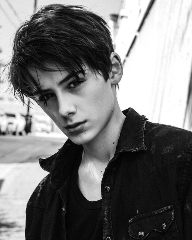 世界第一美少年，世界美少年（12岁就被誉为“世界第一美少年”）