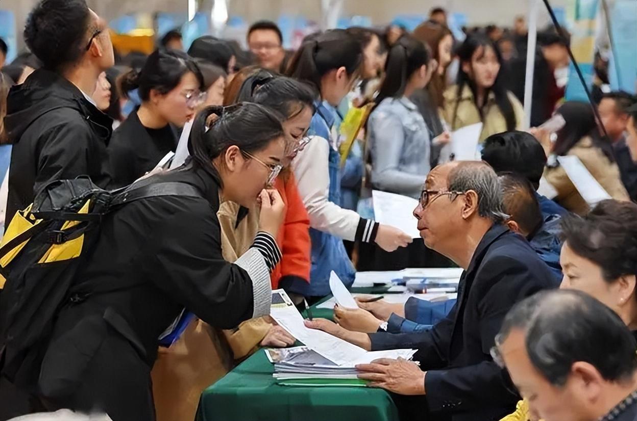 解放军空军工程大学（空军工程大学公开招聘文职人员）