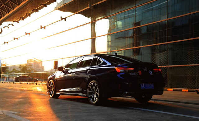 落日余晖是什么意思，落日余晖什么意思（一起追寻“落日余晖”）