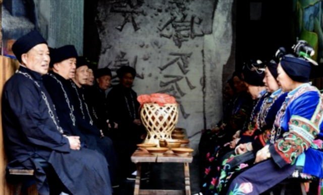 千户苗寨旅游攻略详细，西江千户苗寨最详细游玩攻略（西江千户苗寨到底值不值得去）